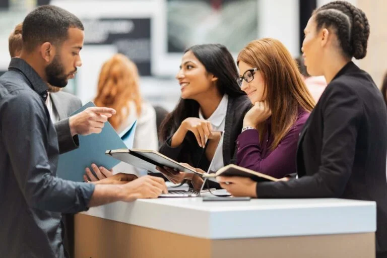 Recepção de eventos: saiba como melhorar essa experiência Recepção de eventos: saiba como melhorar essa experiência